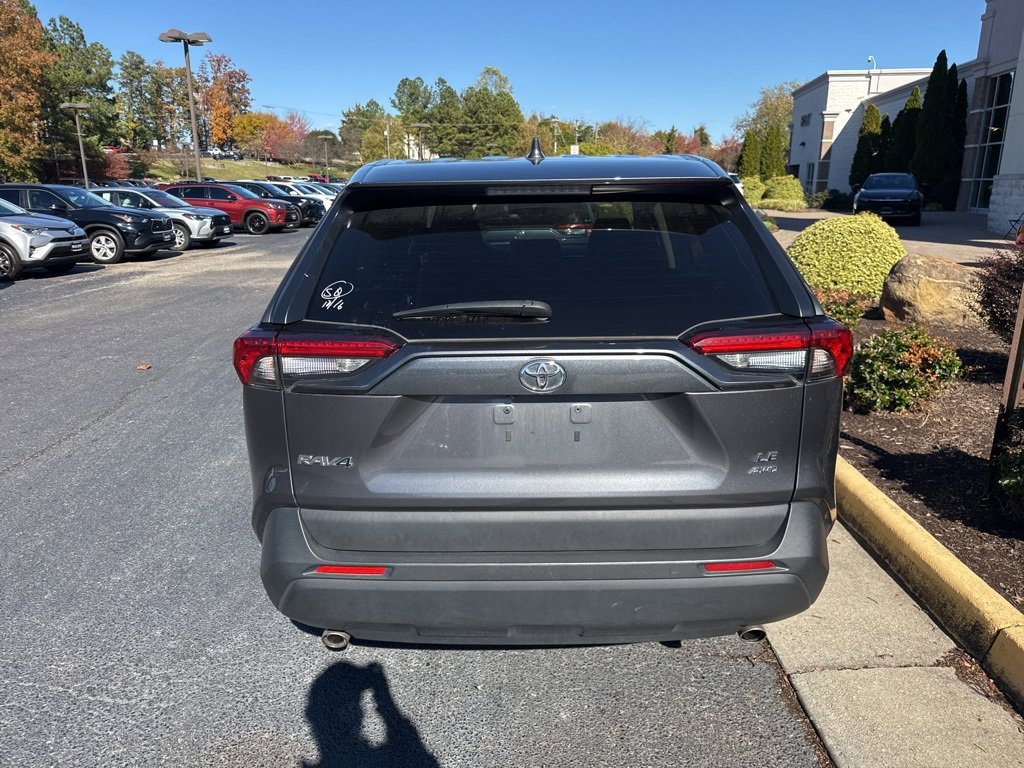 2024 Toyota RAV4 LE photo 3