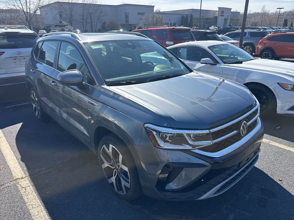 Used 2022 Volkswagen Taos 1.5T SEL 4MOTION SUV