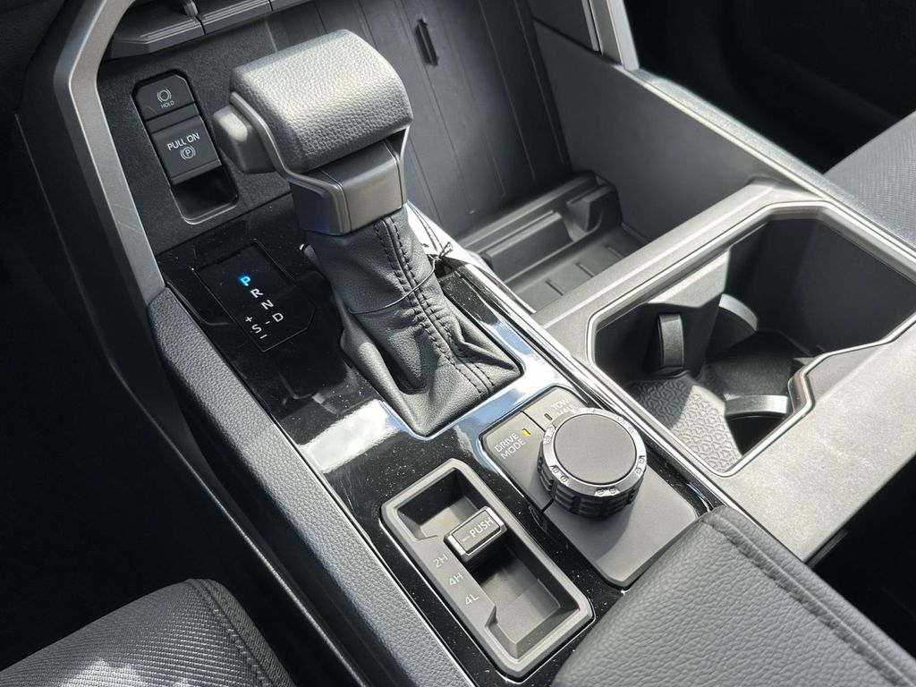 2026 Toyota Tundra SR5 - Photo 6