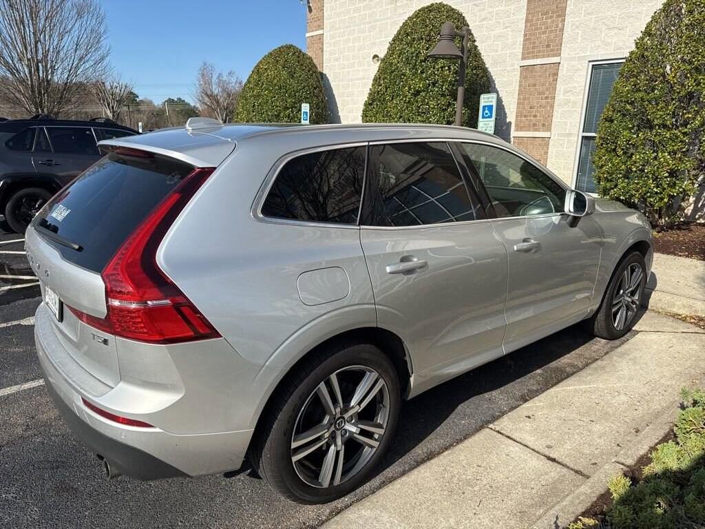 Used 2020 Volvo XC60 T5 Momentum SUV