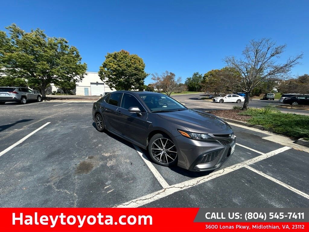 Used 2021 Toyota Camry Hybrid SE Sedan