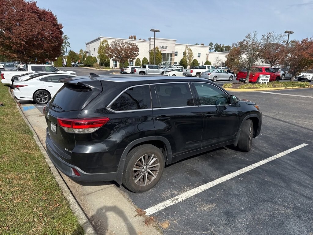 Used 2018 Toyota Highlander XLE V6 SUV