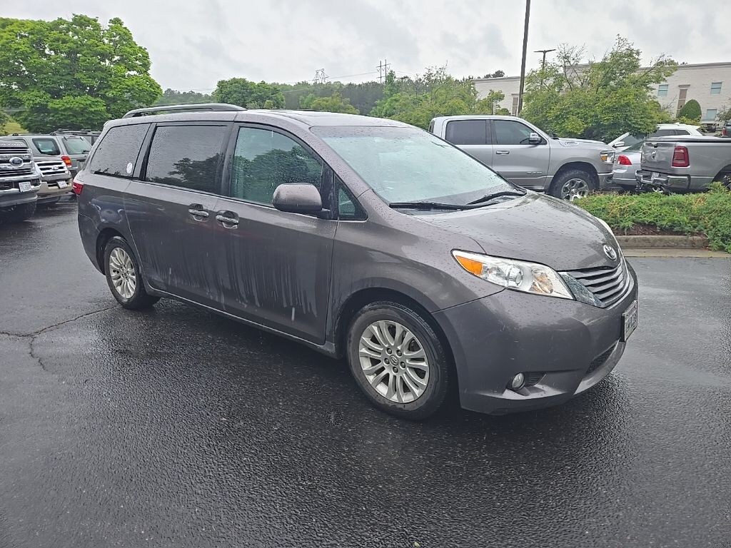 Used 2015 Toyota Sienna XLE Minivan/Van