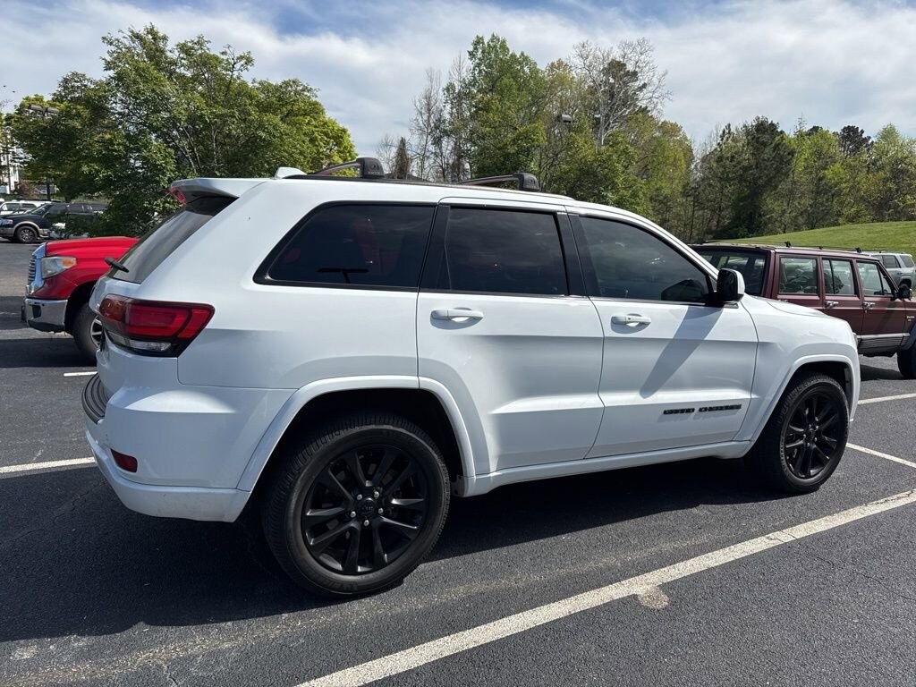 Used 2018 Jeep Grand Cherokee Laredo 4x4 SUV