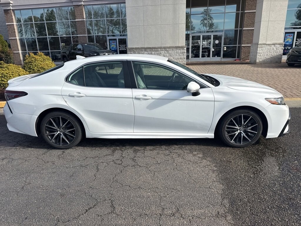 Used 2024 Toyota Camry SE Sedan