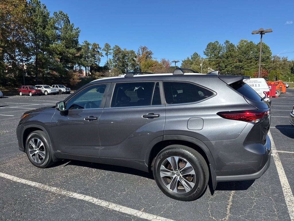 Used 2023 Toyota Highlander Hybrid XLE SUV