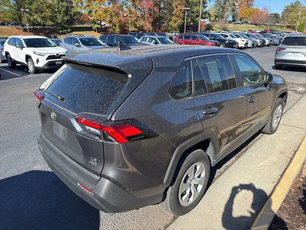 2024 Toyota RAV4 LE photo 3