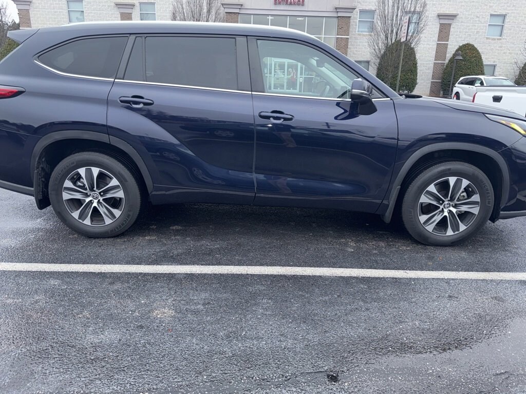 Used 2023 Toyota Highlander XLE SUV