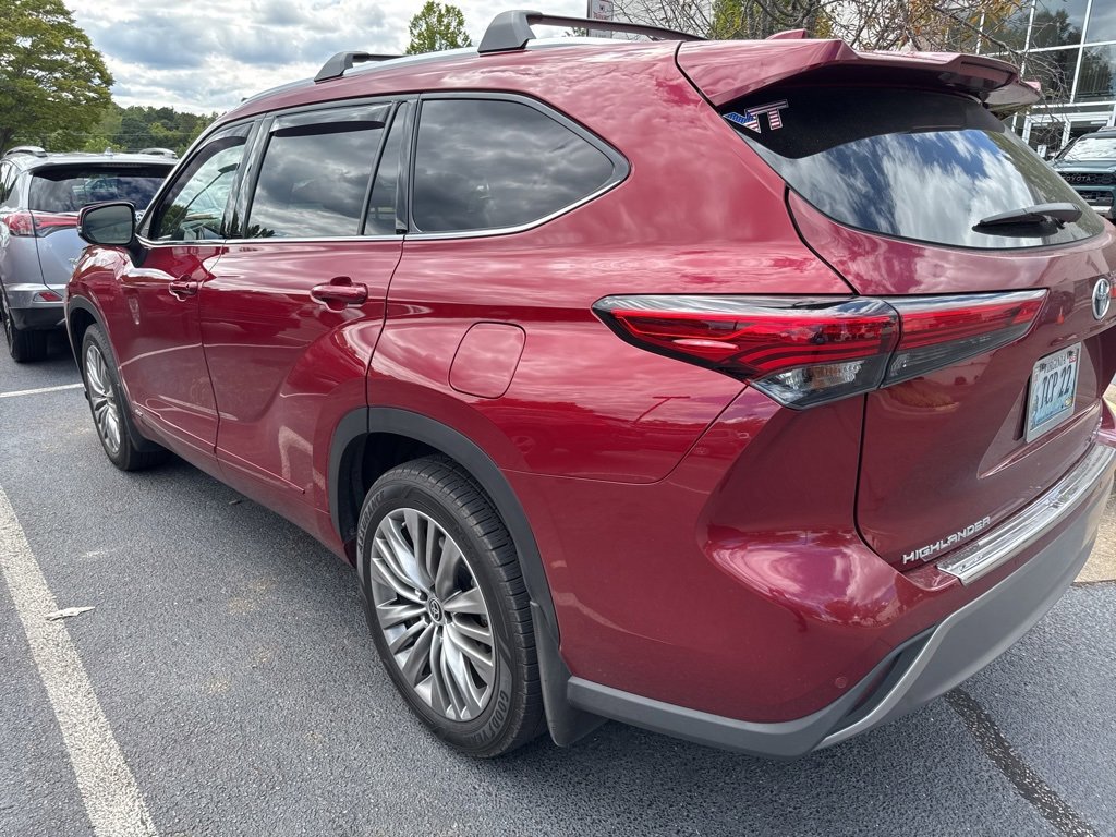 2022 Toyota Highlander Hybrid Platinum photo 3