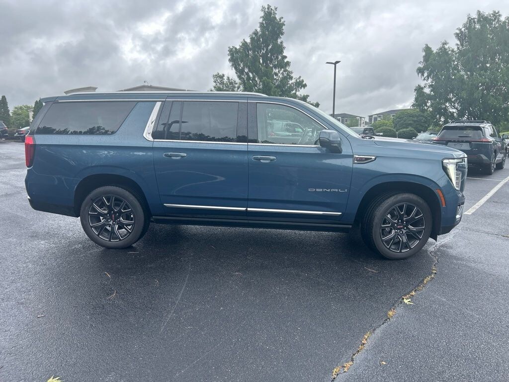 Used 2025 GMC Yukon XL Denali SUV