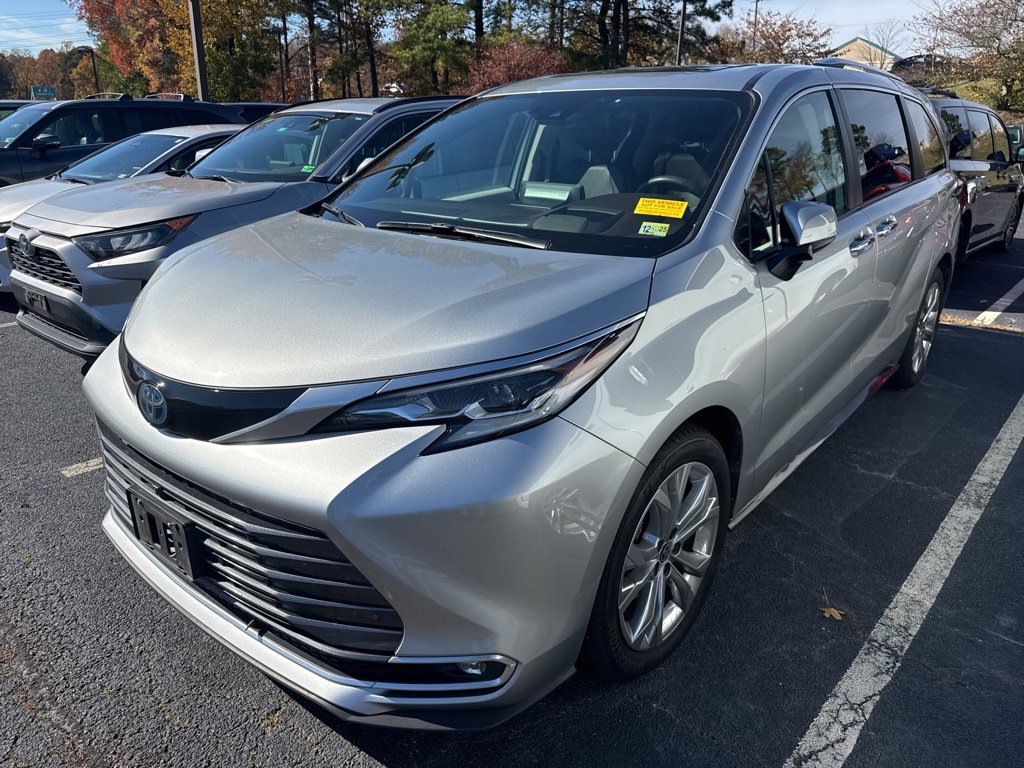 2022 Toyota Sienna Platinum photo 4