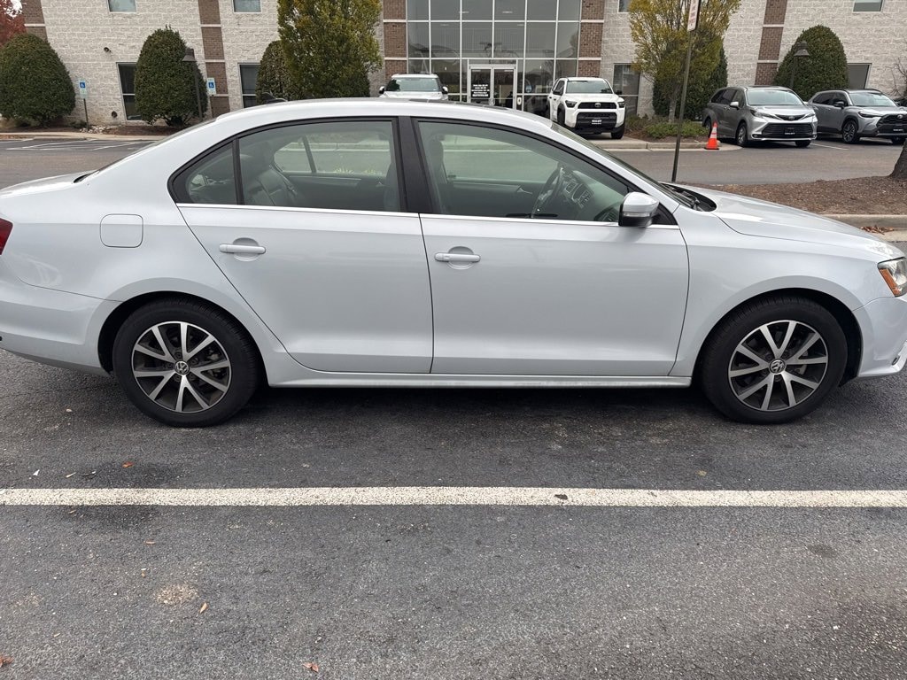 Used 2017 Volkswagen Jetta 1.4T SE Sedan