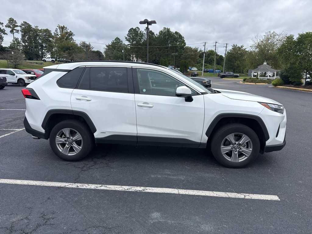 2024 Toyota RAV4 Hybrid XLE photo 2
