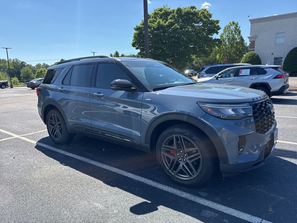 Used 2025 Ford Explorer ST-Line SUV