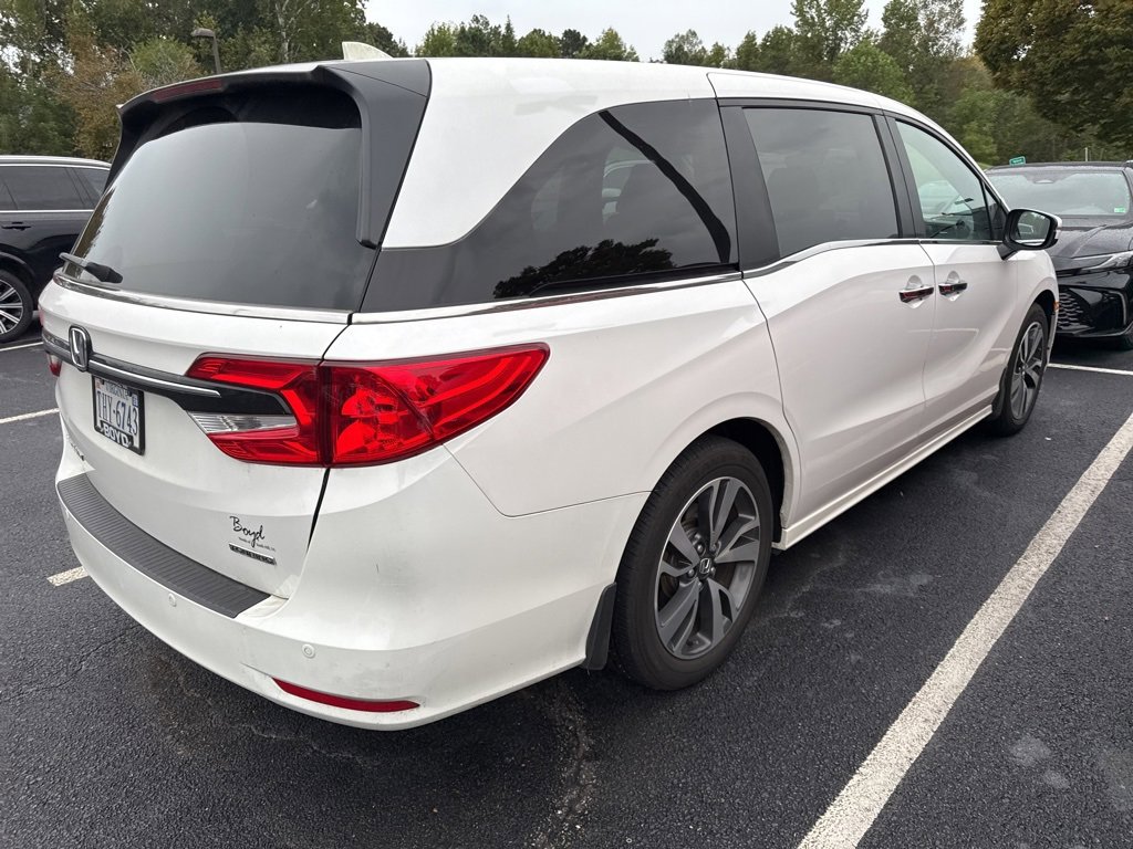 2024 Honda Odyssey Touring photo 2