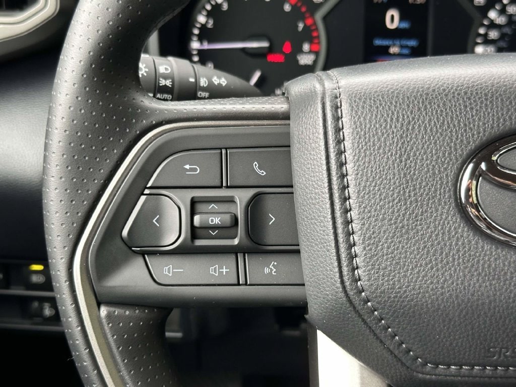 2026 Toyota Tundra SR5 - Photo 8