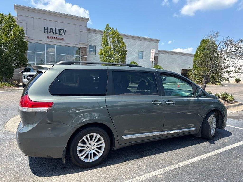 Used 2011 Toyota Sienna XLE Minivan/Van