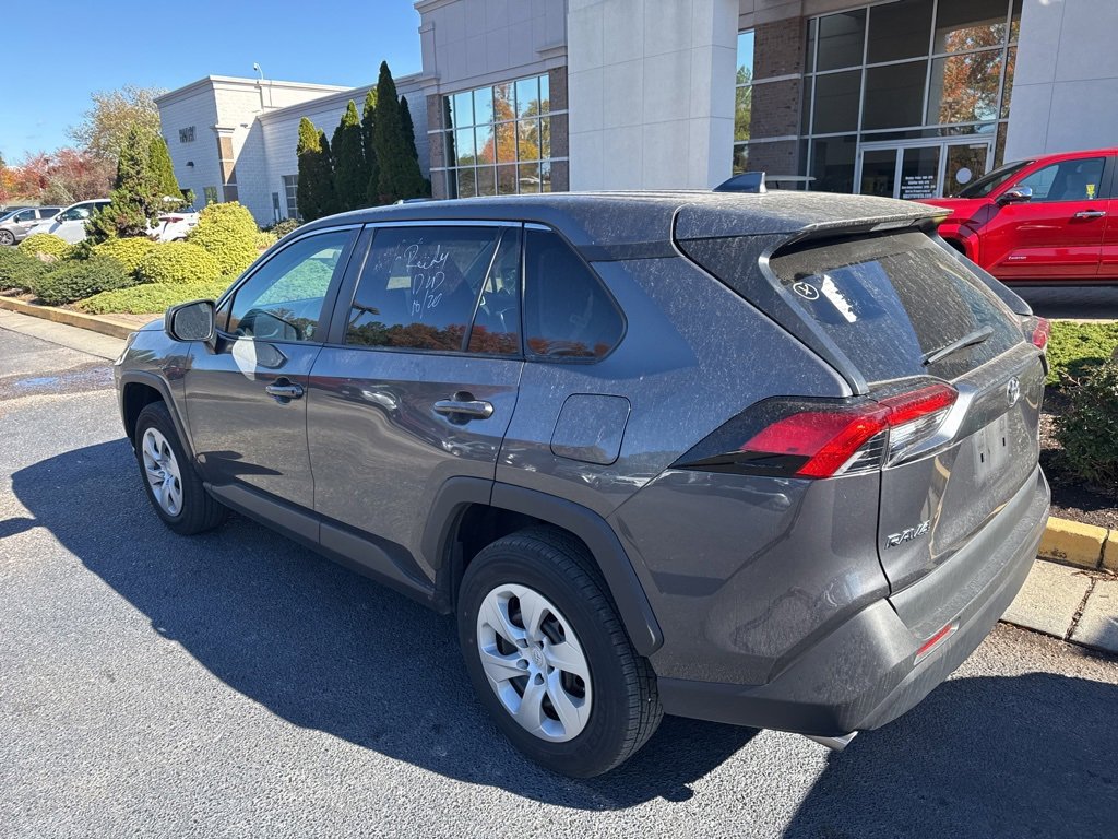 2024 Toyota RAV4 LE photo 4
