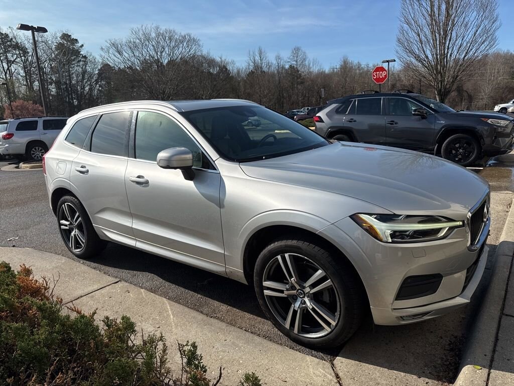 Used 2020 Volvo XC60 T5 Momentum SUV