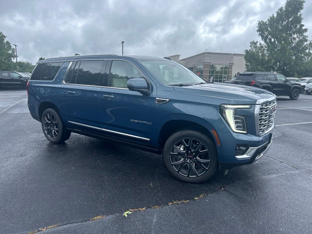 Used 2025 GMC Yukon XL Denali SUV