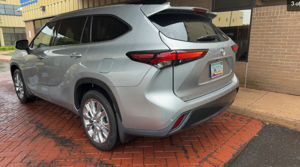 Used 2024 Toyota Highlander Limited SUV