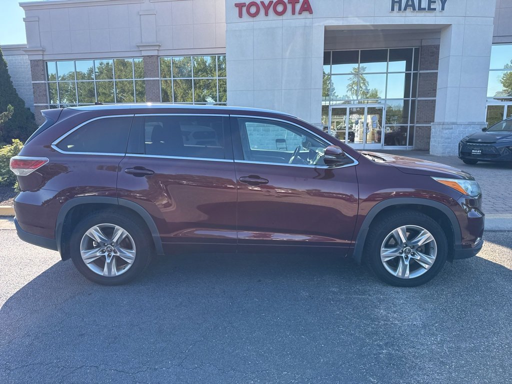2016 Toyota Highlander XLE photo 2