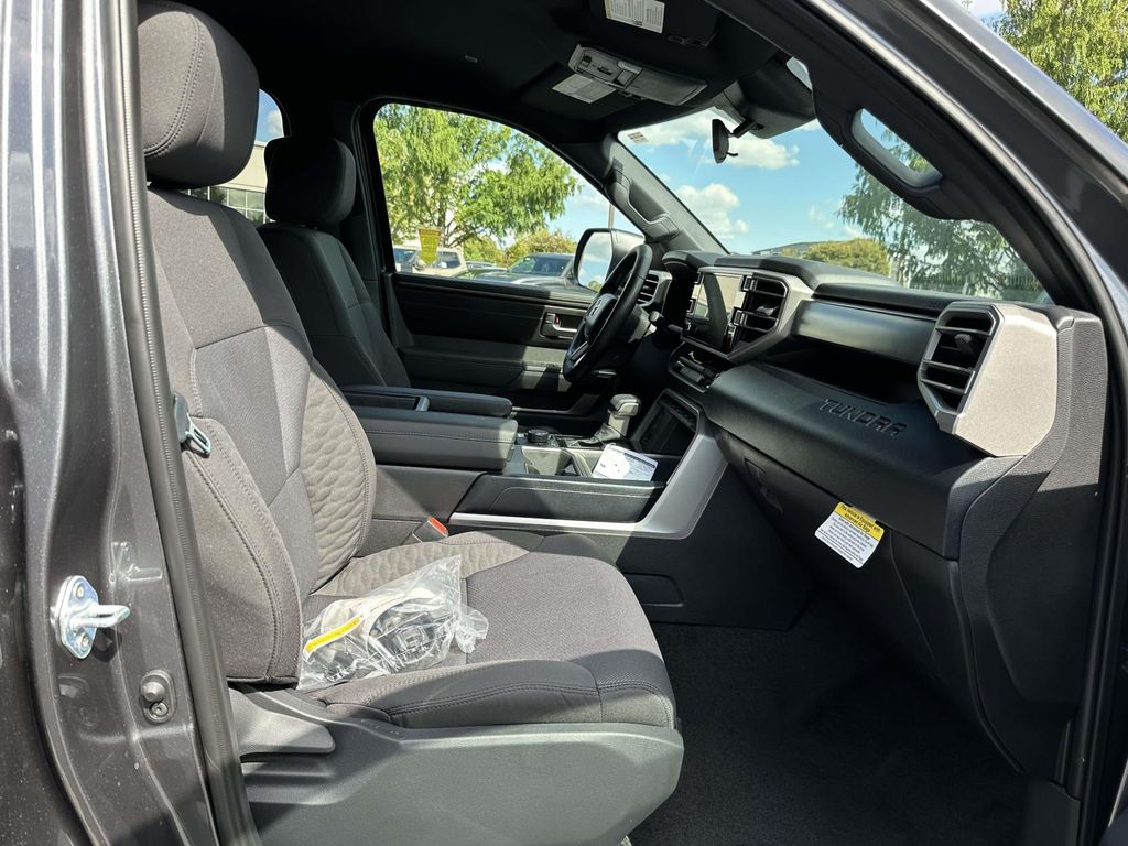 2026 Toyota Tundra SR5 - Photo 11