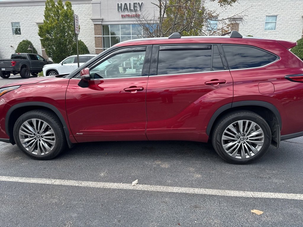 2022 Toyota Highlander Hybrid Platinum photo 4