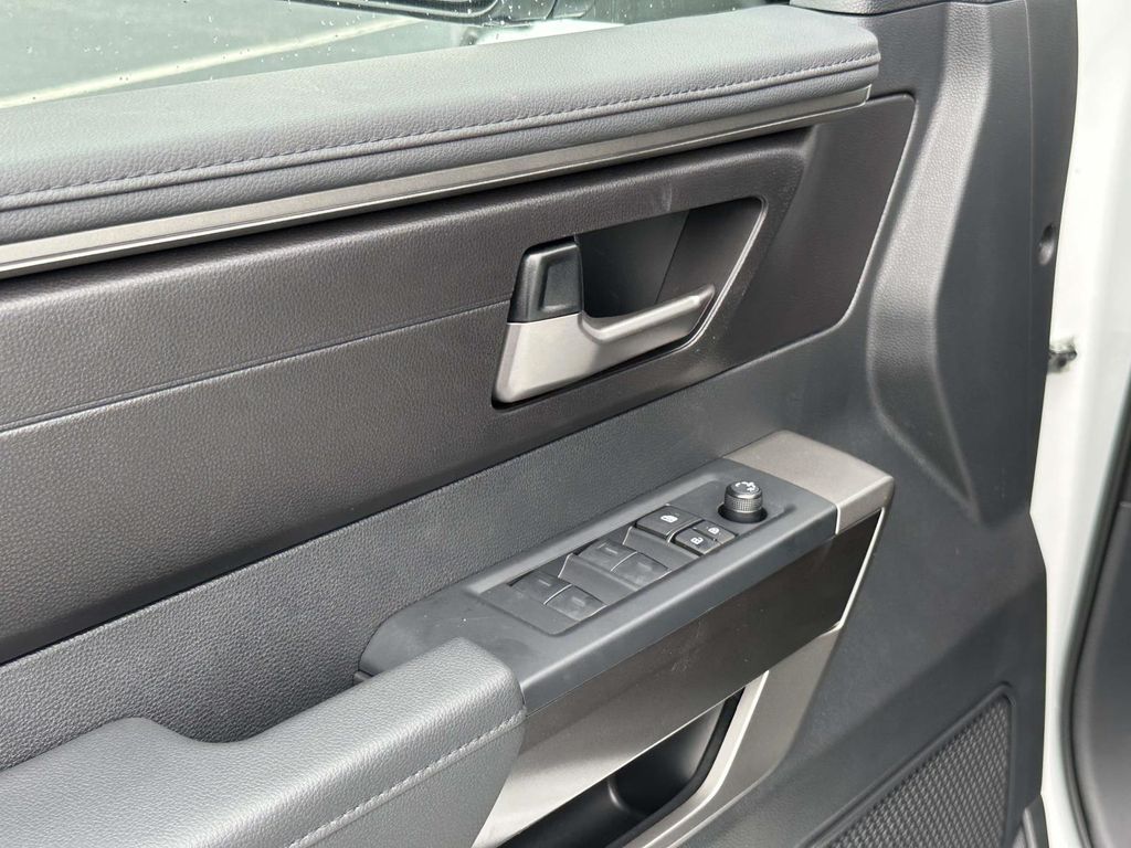 2026 Toyota Tundra SR5 - Photo 17