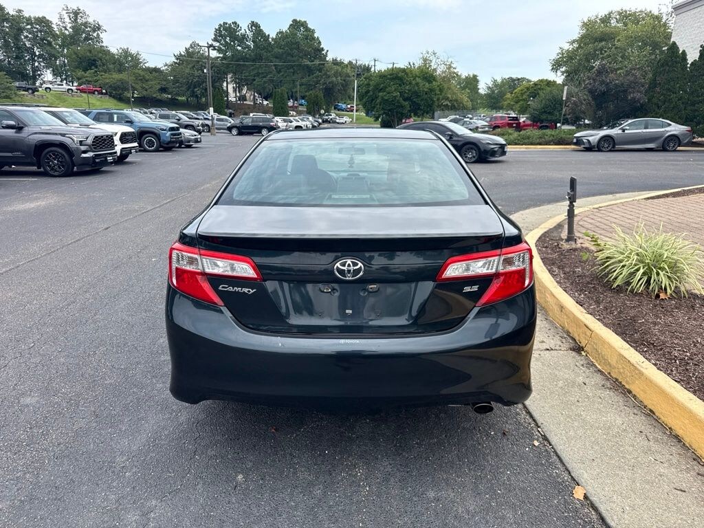 Used 2014 Toyota Camry SE Sedan