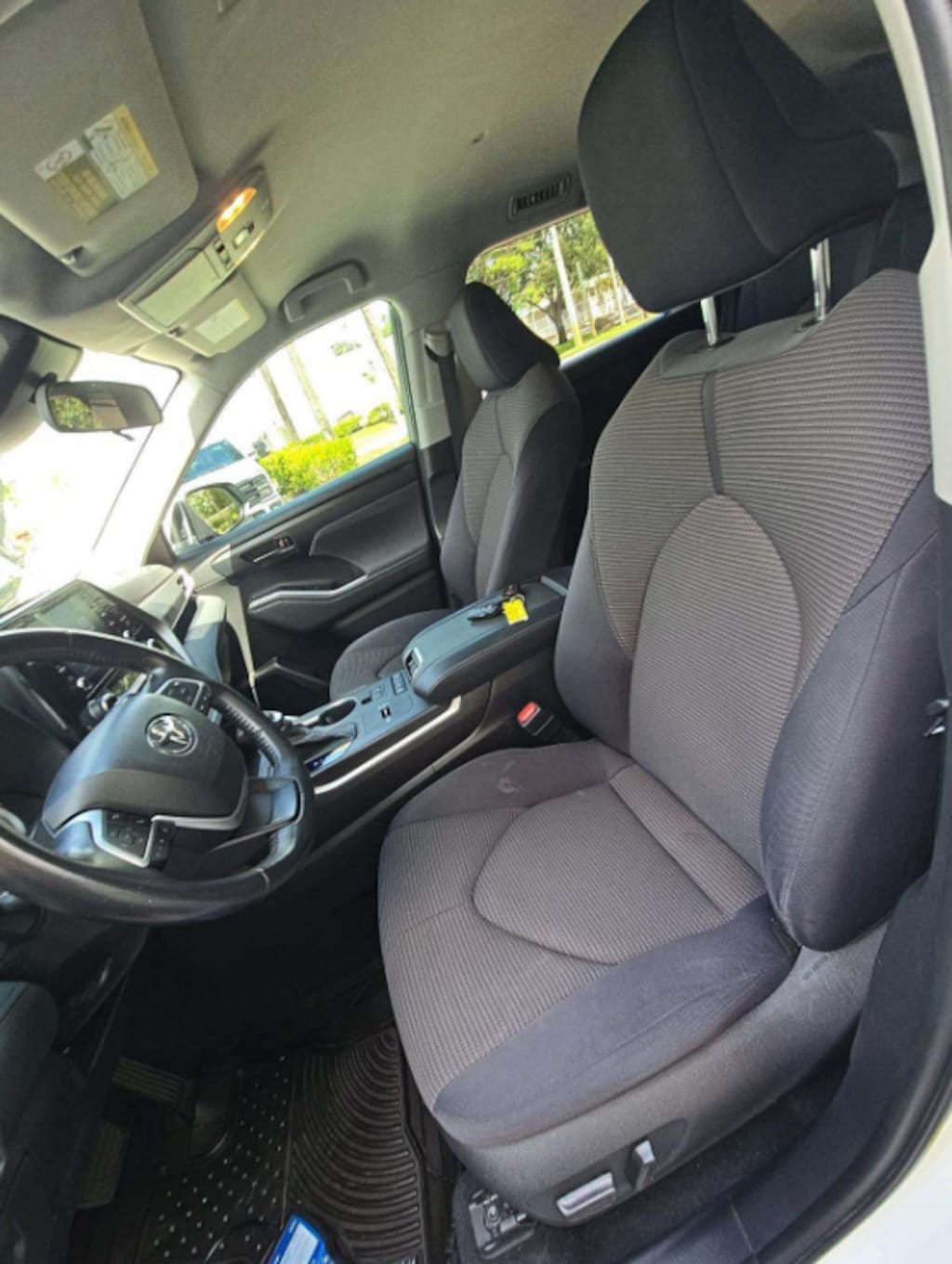 Used 2022 Toyota Highlander LE SUV