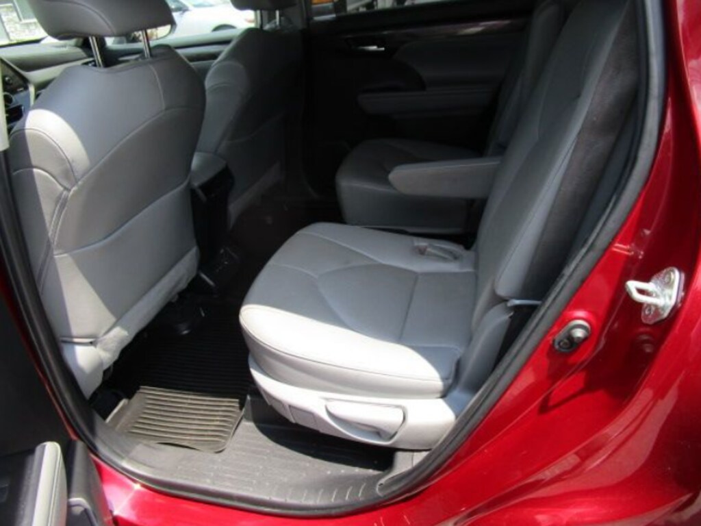 Used 2023 Toyota Highlander Limited SUV