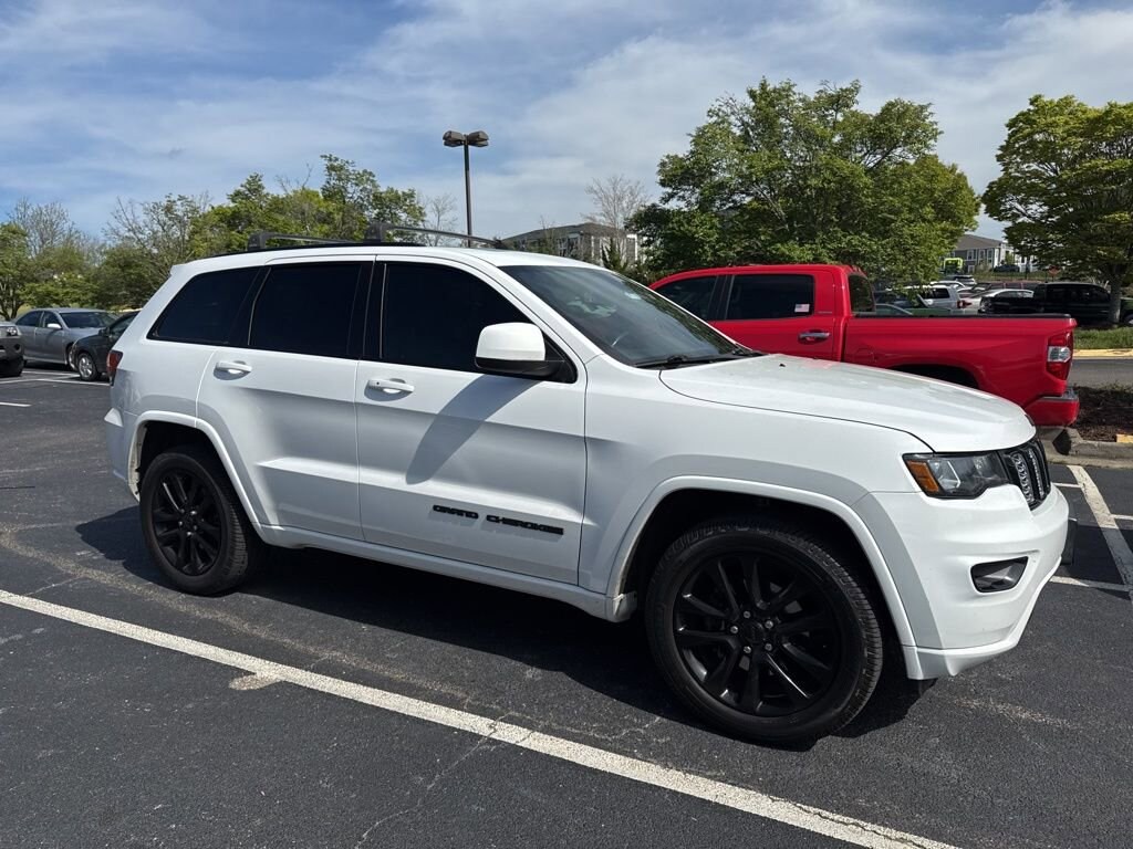 Used 2018 Jeep Grand Cherokee Laredo 4x4 SUV