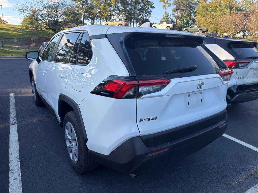 2024 Toyota RAV4 LE photo 3