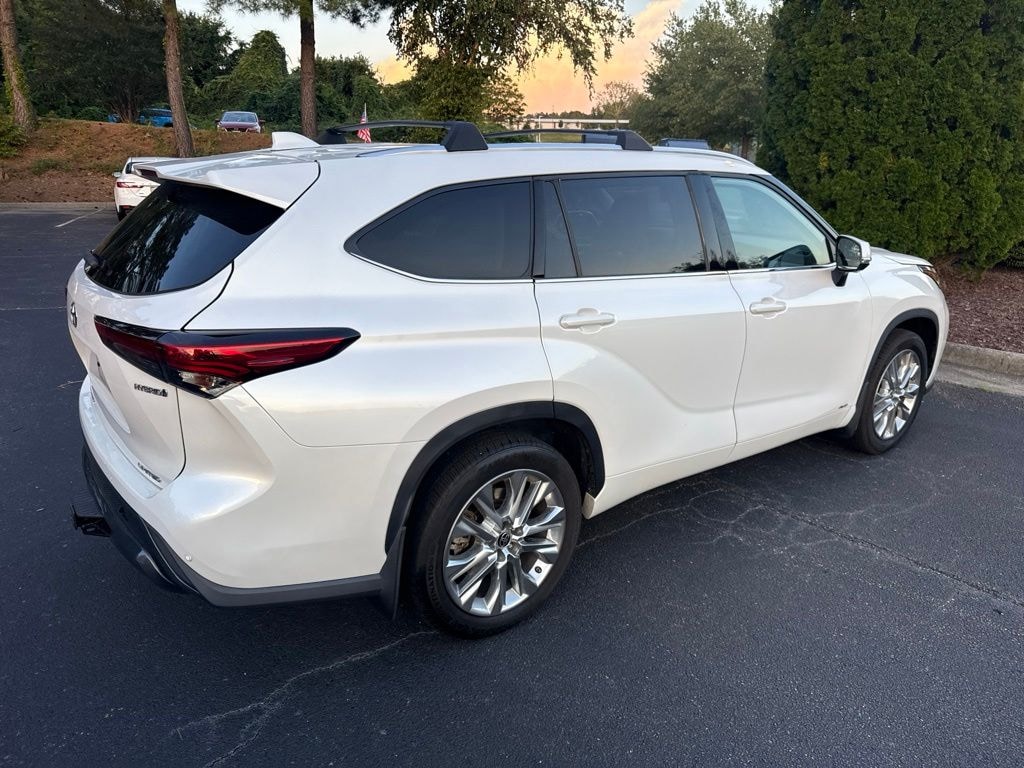 Used 2023 Toyota Highlander Hybrid Limited SUV