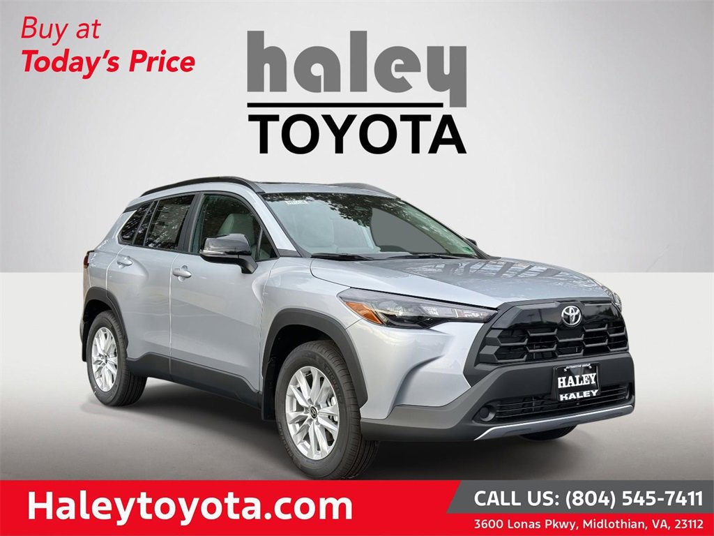 2026 Toyota Corolla Cross LE's photo