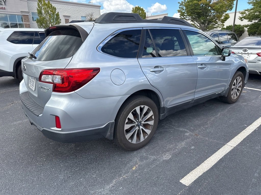 Used 2015 Subaru Outback 2.5i Limited w/Moonroof/KeylessAccess/Nav/EyeSight SUV