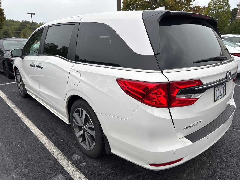 2024 Honda Odyssey Touring photo 3