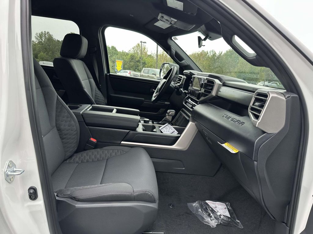 2026 Toyota Tundra SR5 - Photo 11