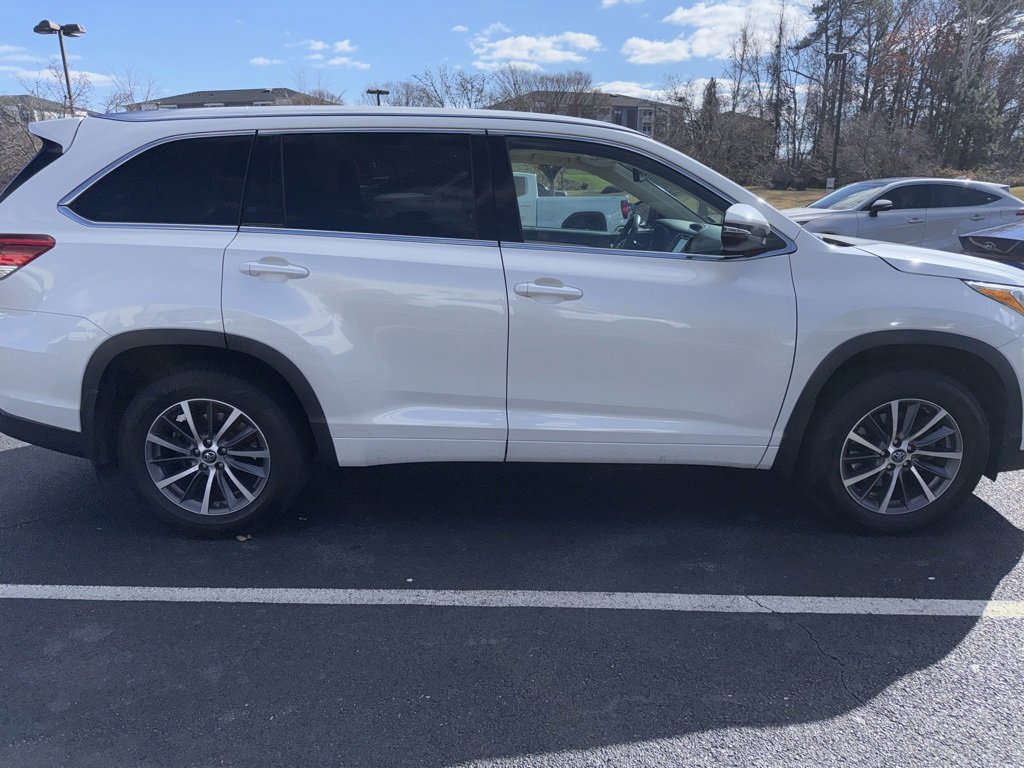 2018 Toyota Highlander XLE photo 2