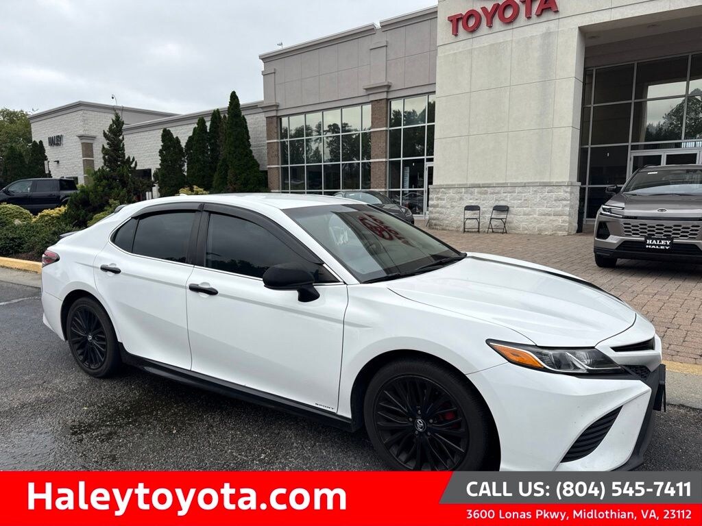 Used 2019 Toyota Camry SE Sedan