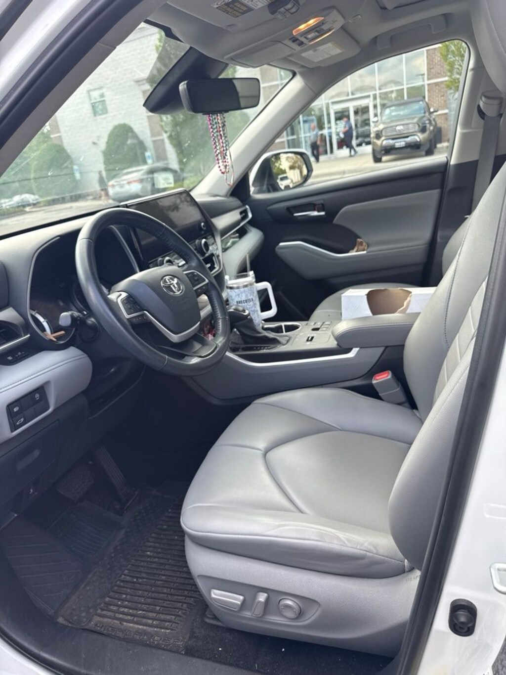 Used 2023 Toyota Highlander XLE SUV