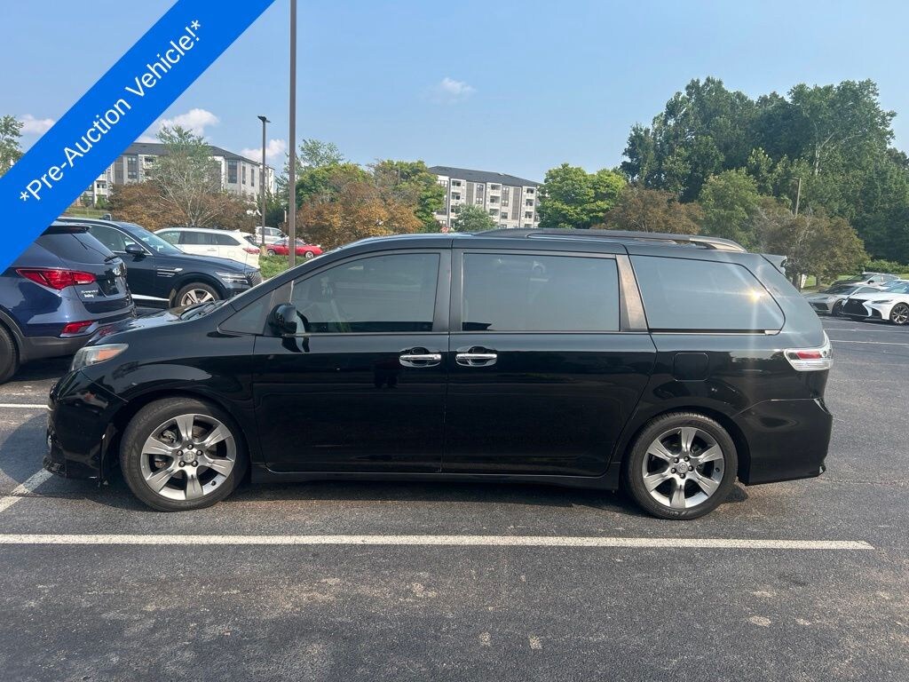 Used 2014 Toyota Sienna SE Minivan/Van