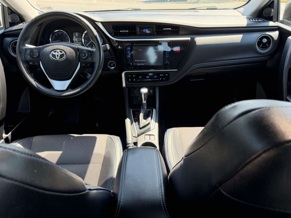 Used 2018 Toyota Corolla SE Sedan