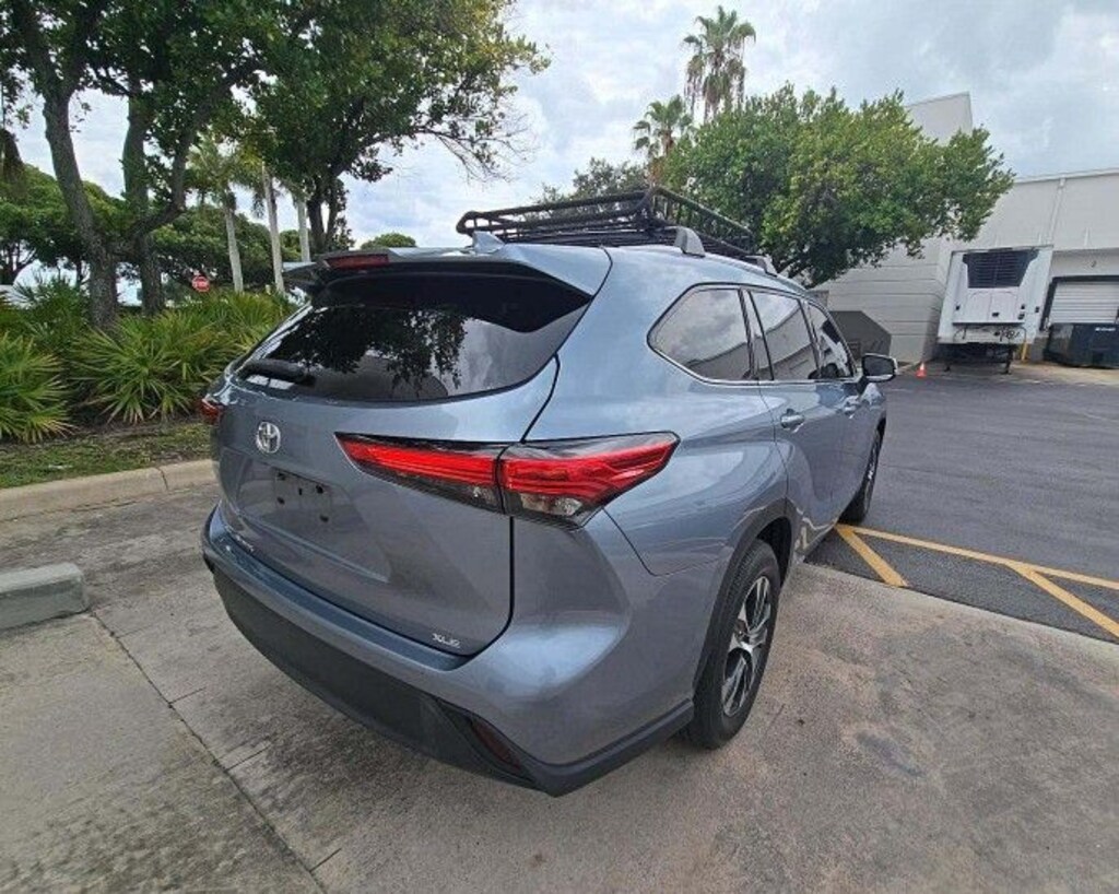 Used 2022 Toyota Highlander XLE SUV
