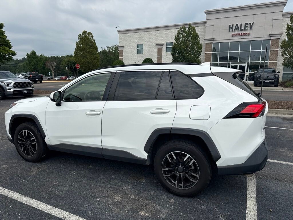 Used 2019 Toyota RAV4 LE SUV