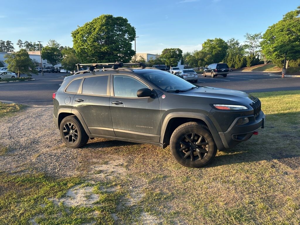 Used 2017 Jeep Cherokee Trailhawk SUV