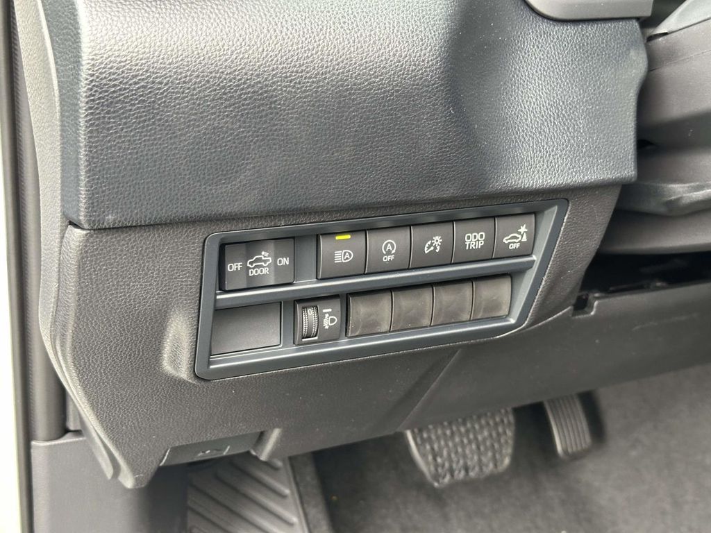 2026 Toyota Tundra SR5 - Photo 18