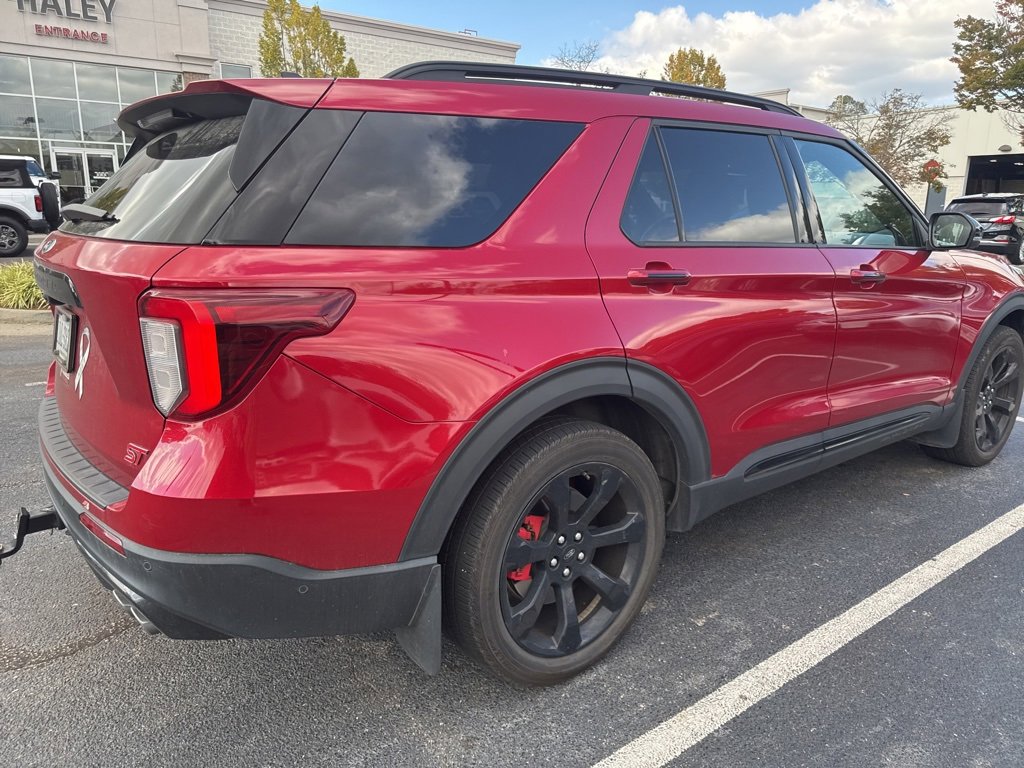 2021 Ford Explorer ST photo 3