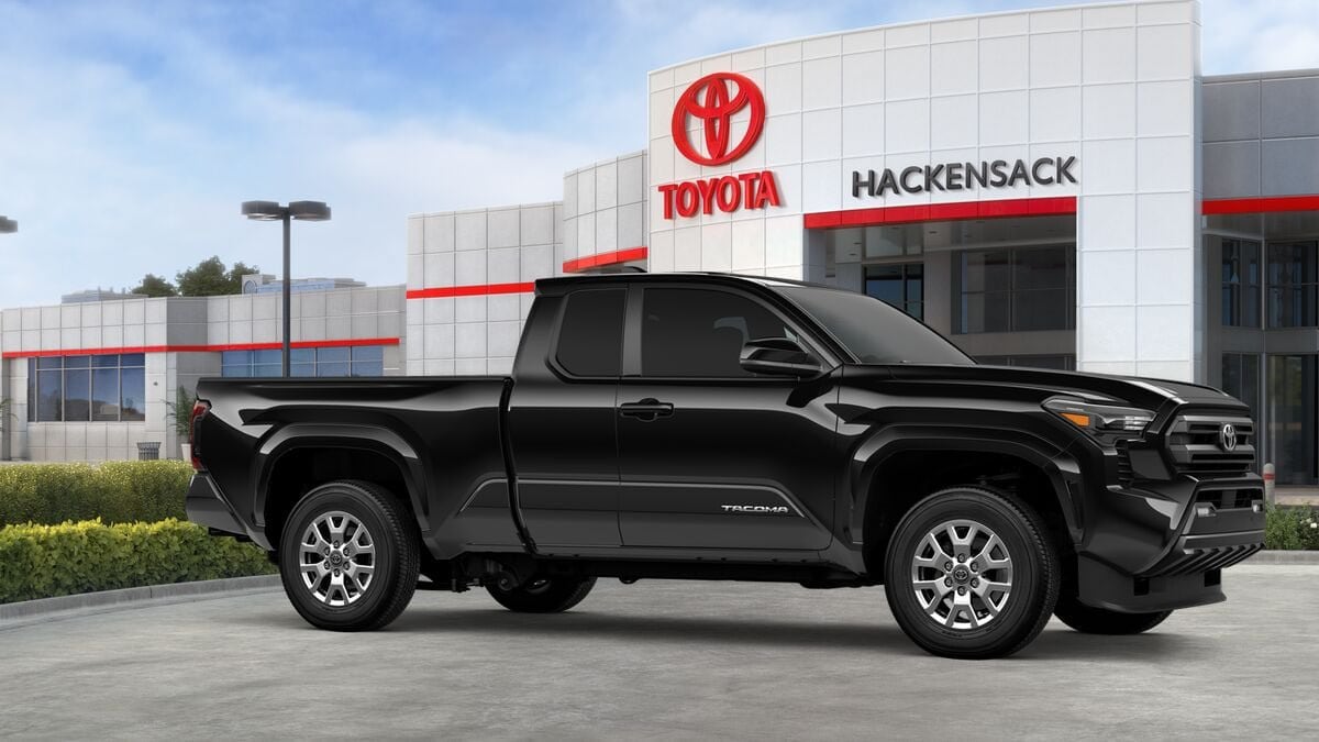 2026 Toyota Tacoma SR5 - Photo 14
